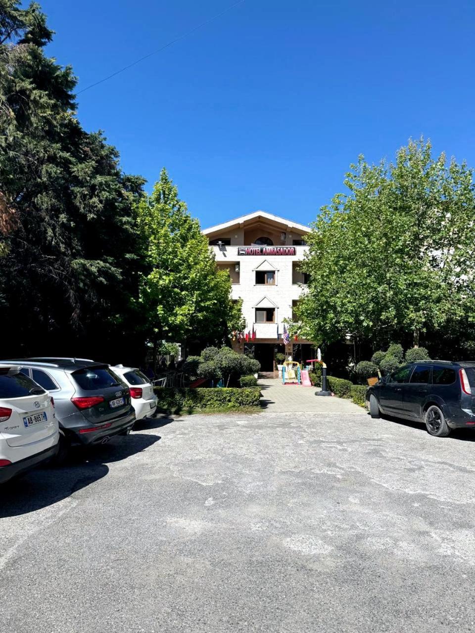 Hotel Ambasador Garden Lezhe Exterior photo